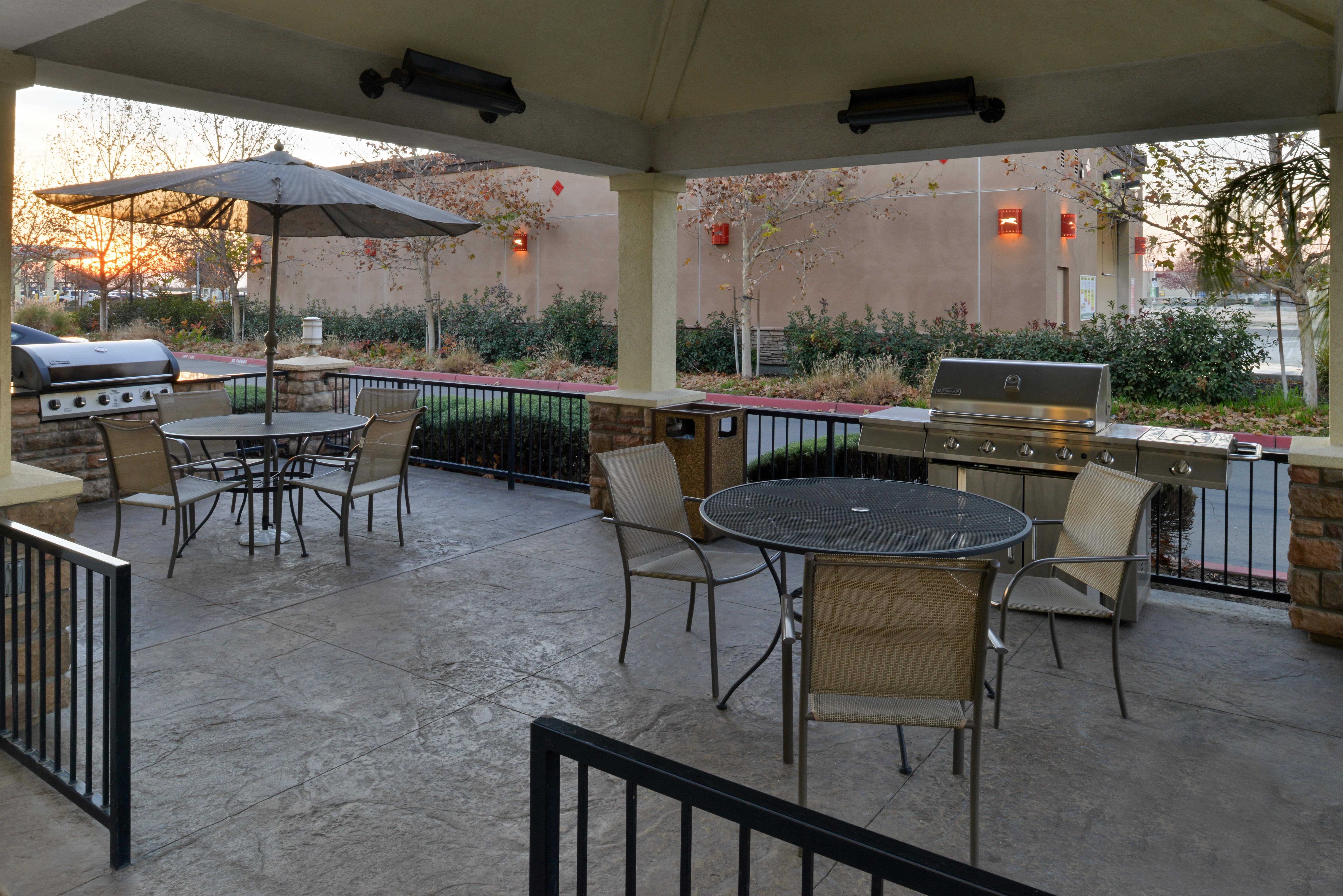 Candlewood Suites Turlock By Ihg Eksteriør bilde