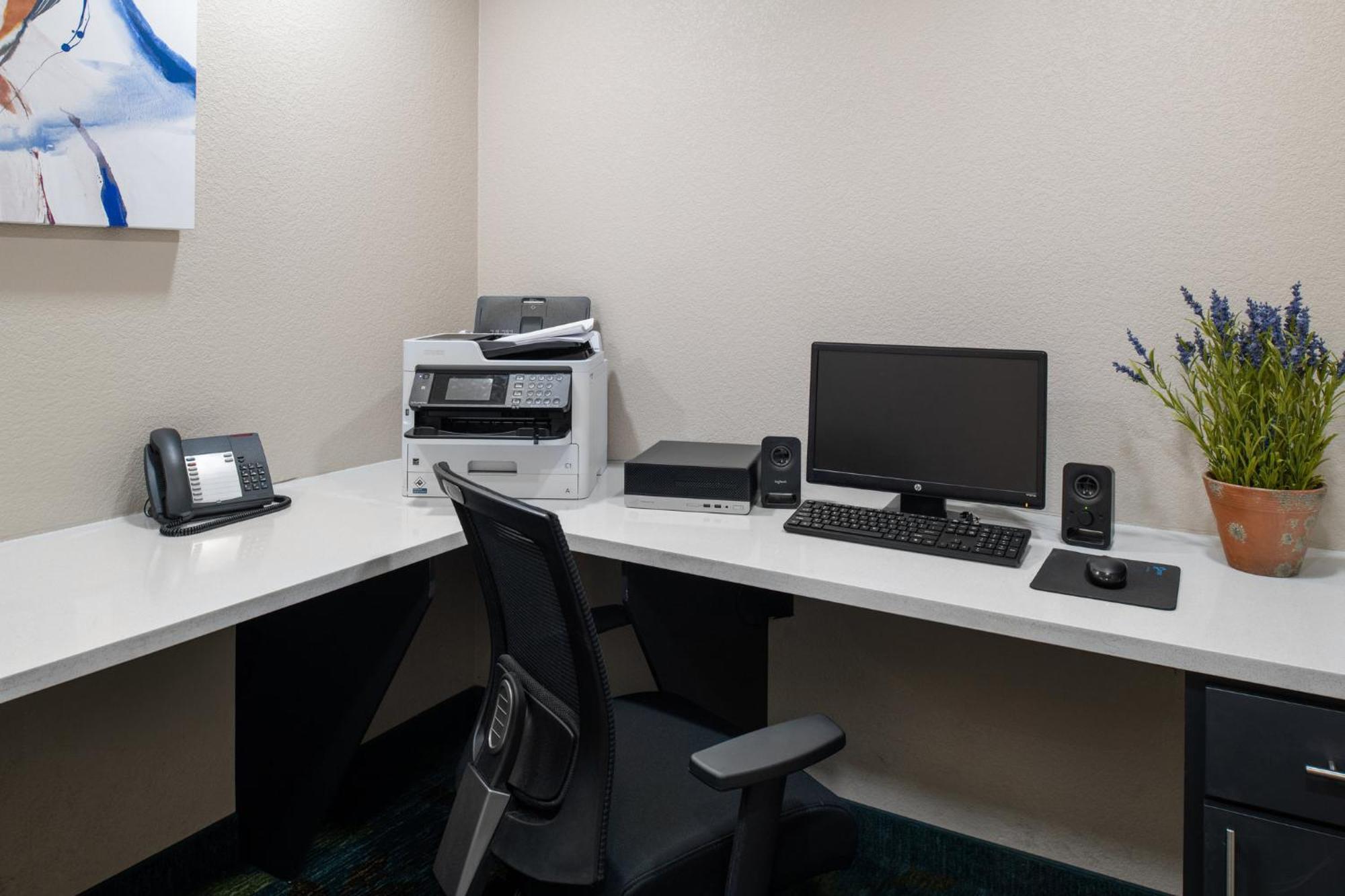 Candlewood Suites Turlock By Ihg Eksteriør bilde