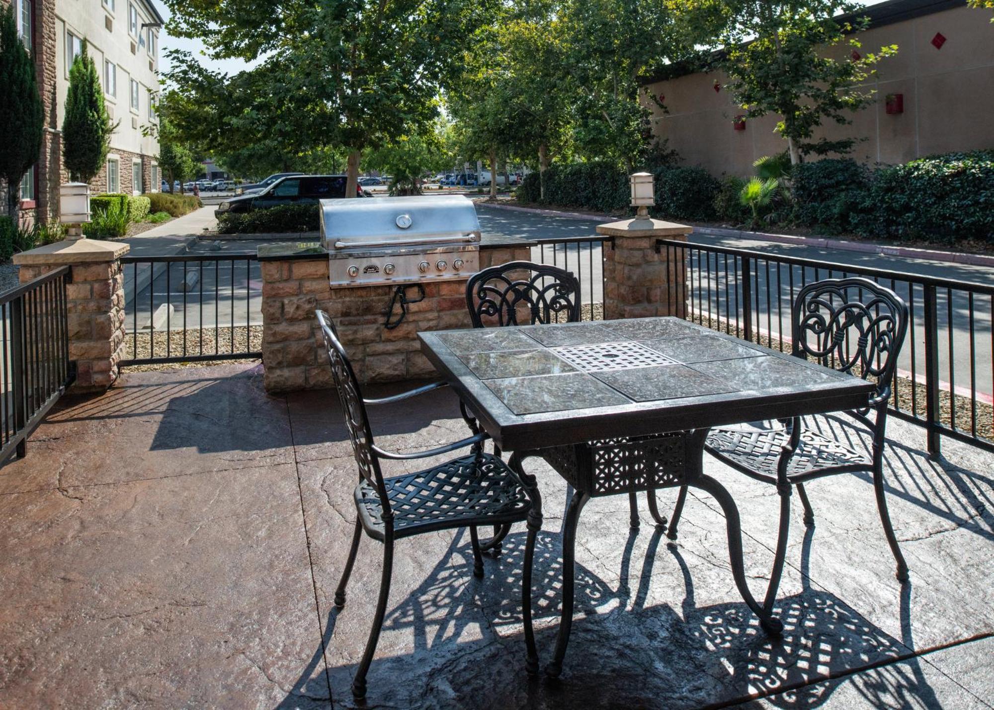 Candlewood Suites Turlock By Ihg Eksteriør bilde